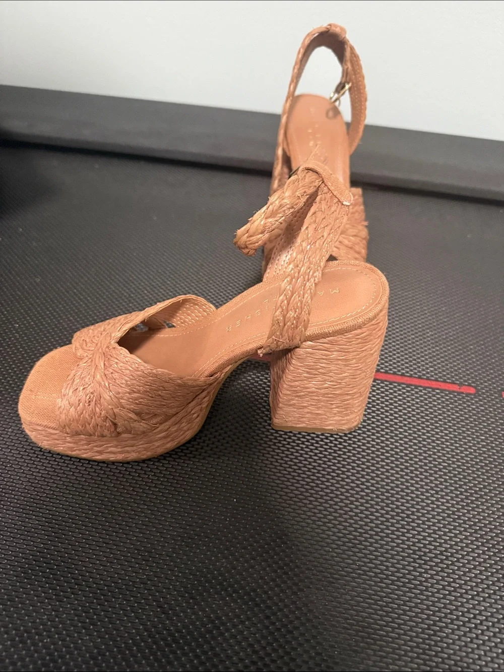 Marc fisher summer sandals